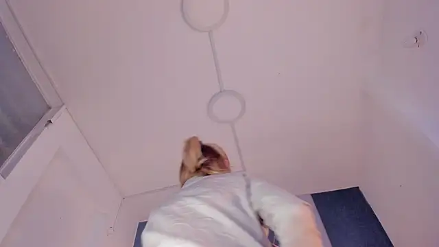 Swt_skinny_ live sex cam