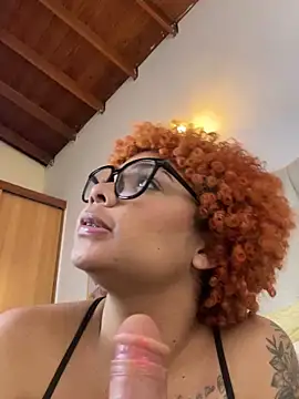 Eloisa_cleavage_ live sex cam