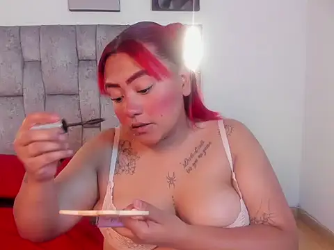 Yara_flamer0's cam snapshot