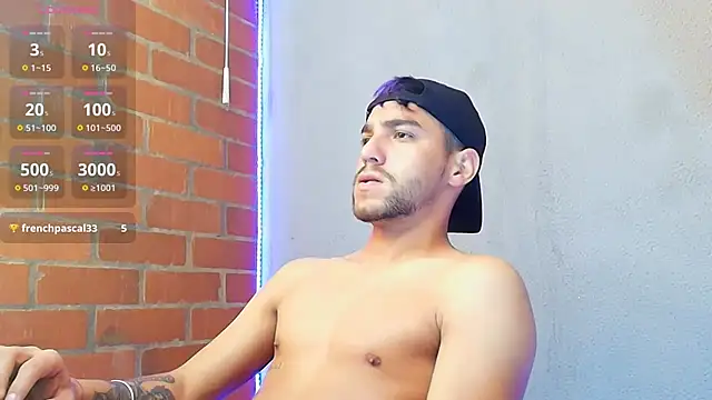 Leandro_valenzuela live sex cam