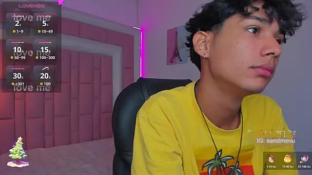 OliverTwinky live sex cam