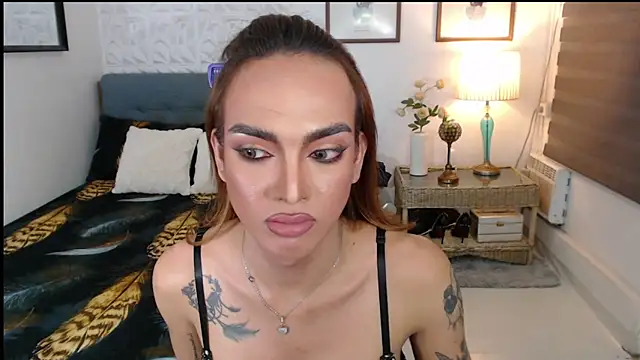 AikoFlamia live sex cam