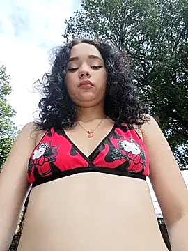 sweet_outdoor_charm live sex cam