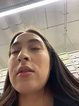 Holly_Play live sex cam