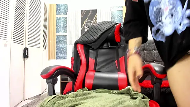 christina_vamp1 live sex cam