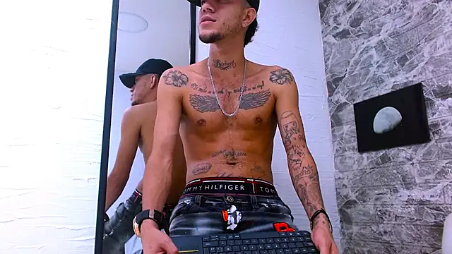 tattoos22's cam snapshot