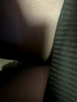 HiddenHoneyLDN's cam snapshot