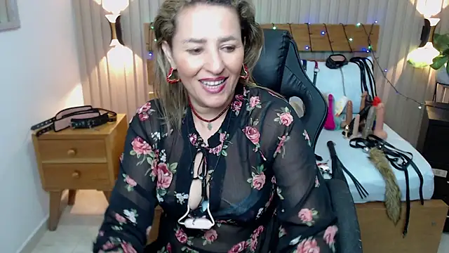 luciana_ballesteros_'s cam snapshot