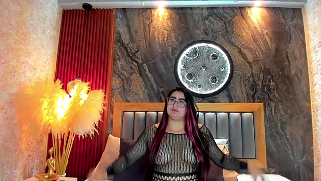 BellaPeers_'s cam snapshot