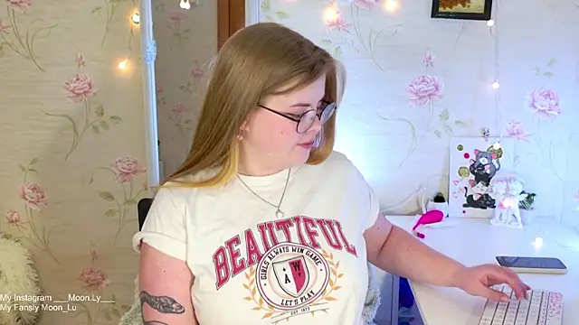 sinnamon_ live sex cam