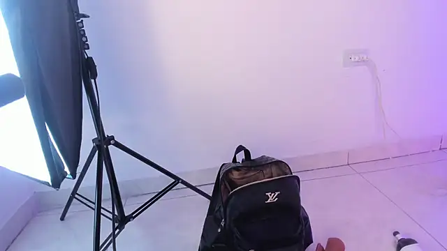 Brittany_cute18's cam snapshot