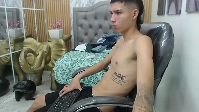 paul_ponce live sex cam