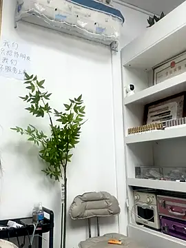 Baby-mmm's cam snapshot