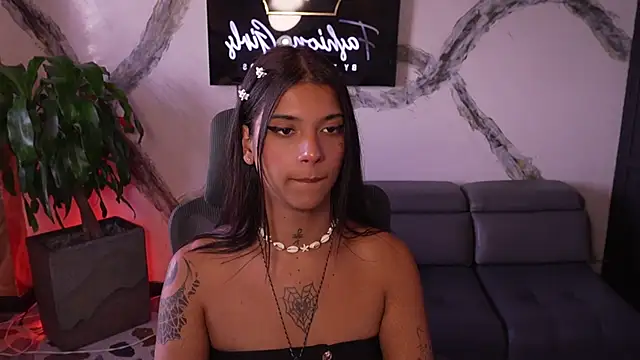 CoralRigan live sex cam