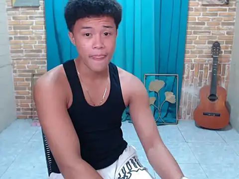 ur_naughtyboy_patrick live sex cam