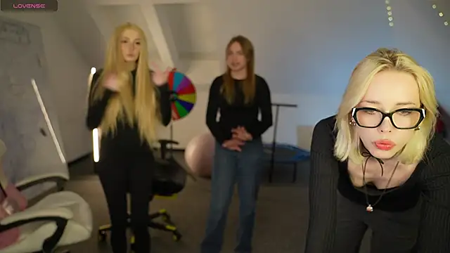 Jessica_start's cam snapshot