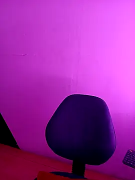 Veronica_Lewis_'s cam snapshot