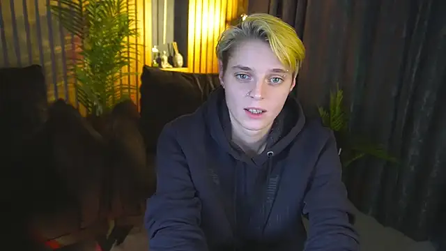 RoxyFlamee's cam snapshot