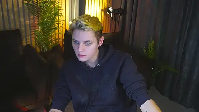 RoxyFlamee's web cam