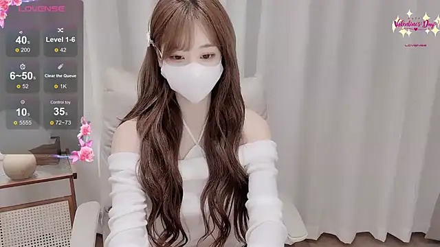 Yuuuuuly live sex cam