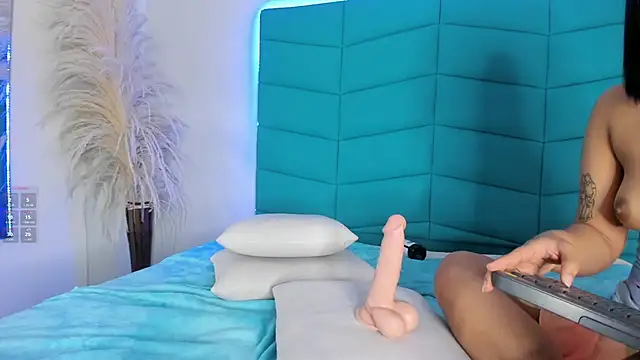 mara_winters_'s cam snapshot