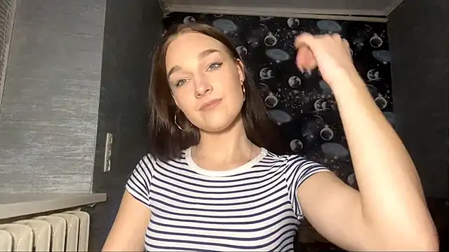 YahairaDuracher's cam snapshot