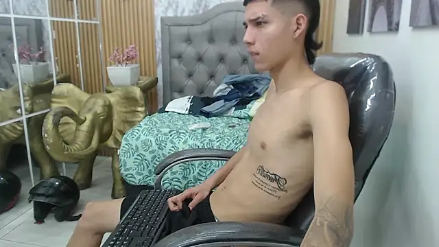 paul_ponce live sex cam