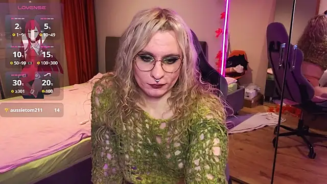 Lori_Myaf live sex cam