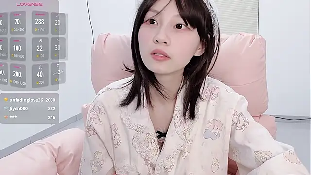 lris-Beauty live sex cam