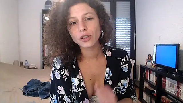 Lilou_cuute's cam snapshot