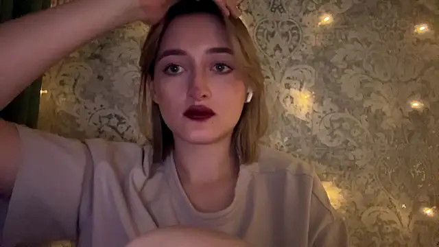 Emily_lyy's cam snapshot