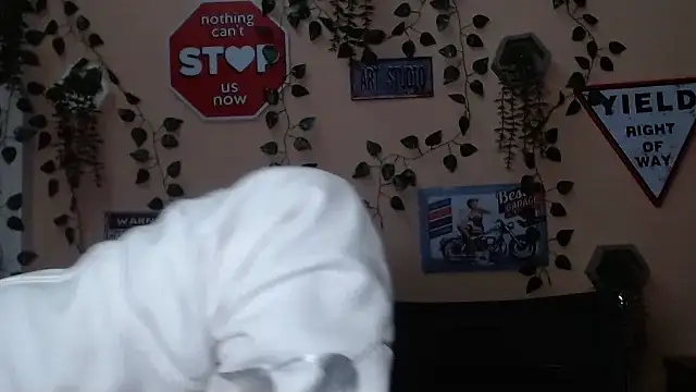 Sweeet_Emilyy's cam snapshot