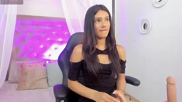 Kari_Kaory's cam snapshot