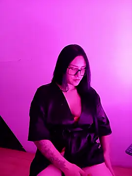 Veronica_Lewis_'s cam snapshot