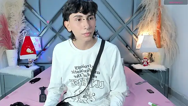 Milan_LewisS live sex cam