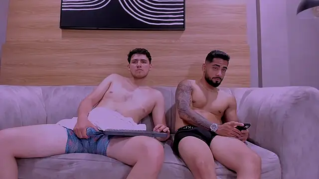 mike_friends live sex cam