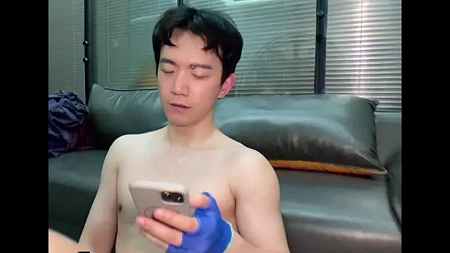 CouplingCry's cam snapshot