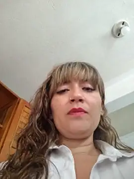 tata_sanz_ live sex cam