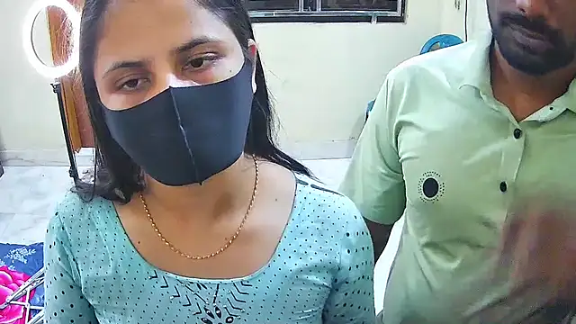 Younger_Couples's cam snapshot