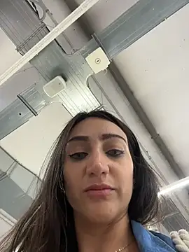 Ninabigtitied's cam snapshot