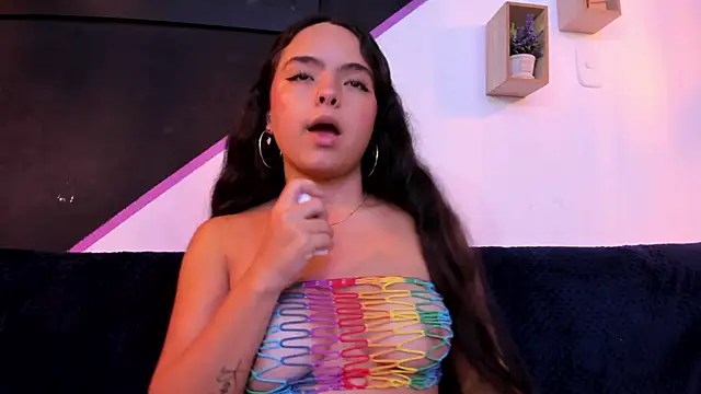 EmilyHarperr's cam snapshot