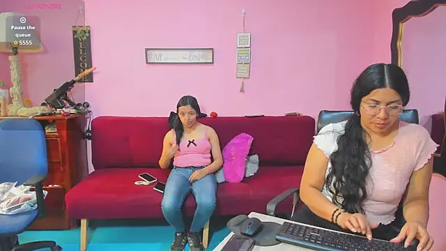 lesbiancuple live sex cam