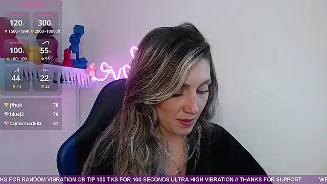 anny_sweet72's cam snapshot