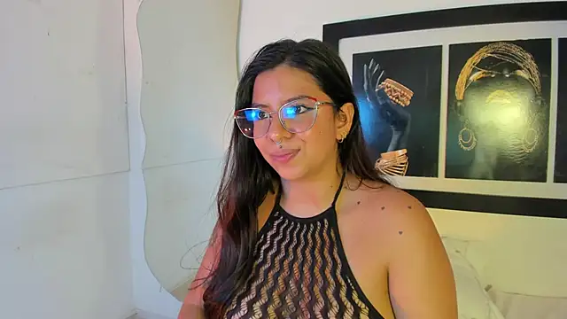 emilyy_cooperr live sex cam