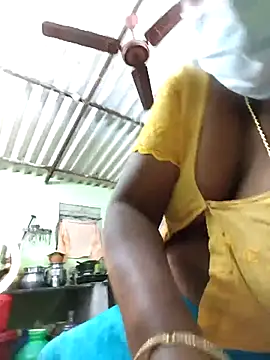 Tamilselviroja-'s cam snapshot