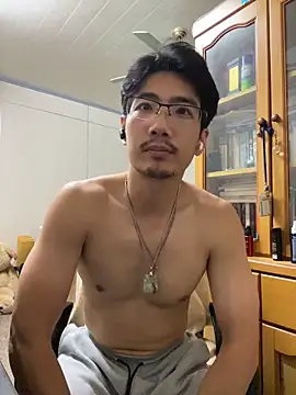 RCTaiwaneseHottie601's cam snapshot