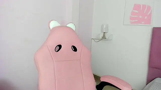 milk_candy18's cam snapshot