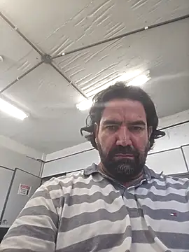 MysterBearMG live sex cam