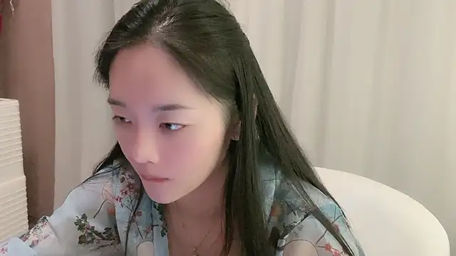 Eira-xue live sex cam