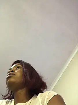 LuciousLips96 live sex cam